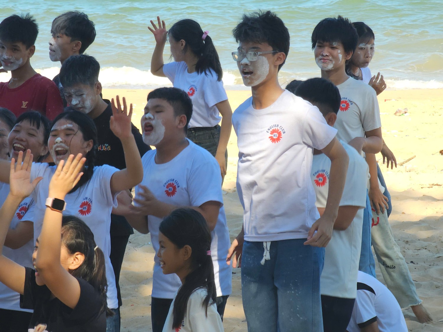 Sinh hoạt dã ngoại CLB Tiếng Anh 2024 - 2025