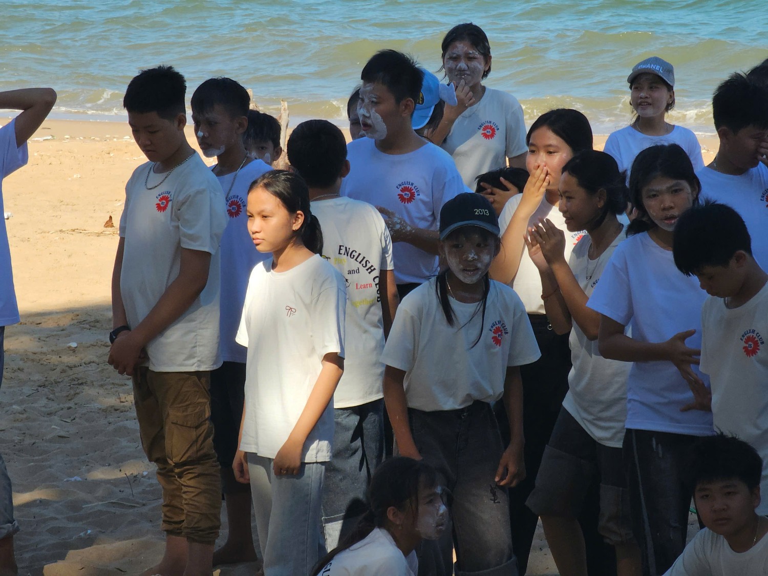 Sinh hoạt dã ngoại CLB Tiếng Anh 2024 - 2025