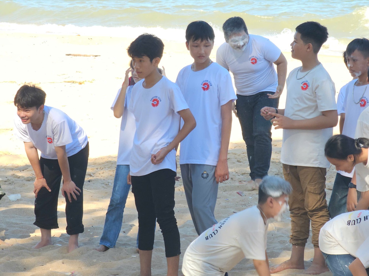 Sinh hoạt dã ngoại CLB Tiếng Anh 2024 - 2025