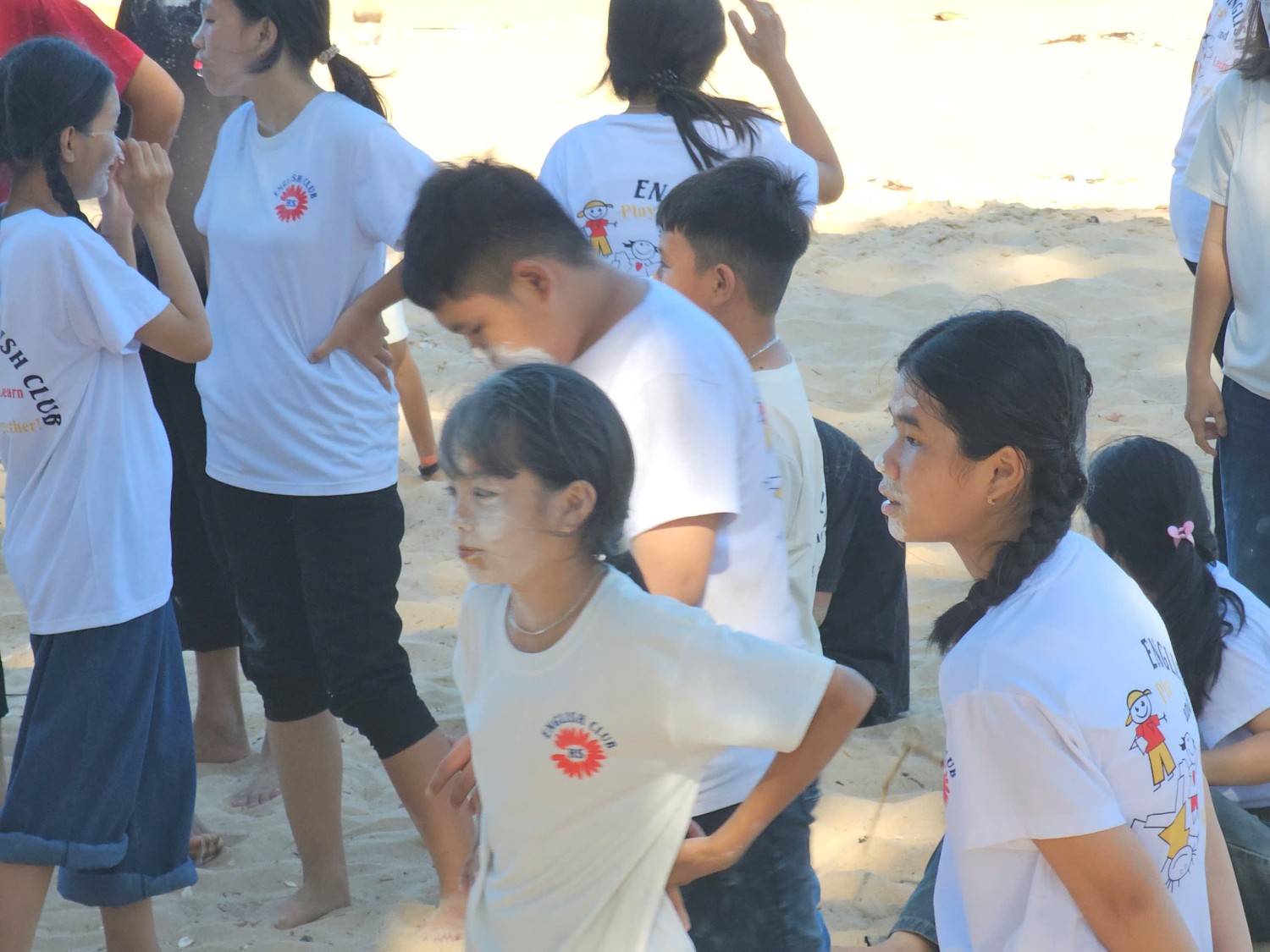 Sinh hoạt dã ngoại CLB Tiếng Anh 2024 - 2025