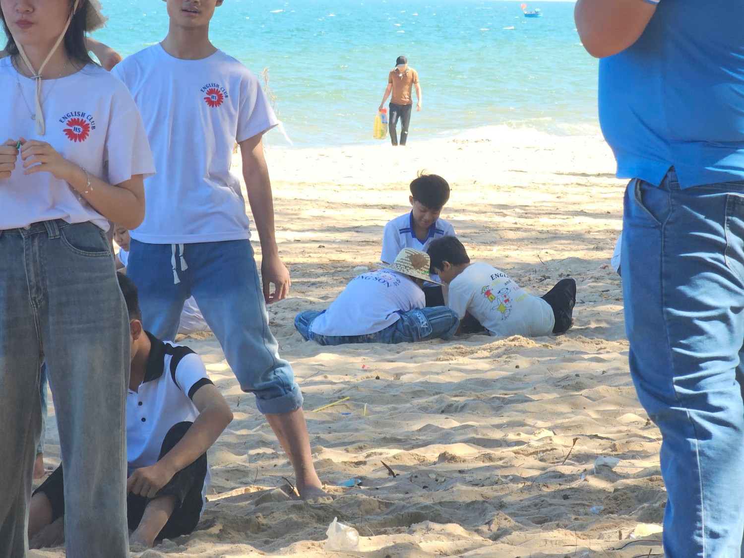 Sinh hoạt dã ngoại CLB Tiếng Anh 2024 - 2025