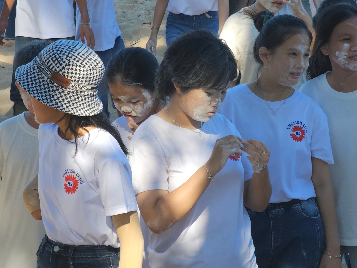 Sinh hoạt dã ngoại CLB Tiếng Anh 2024 - 2025