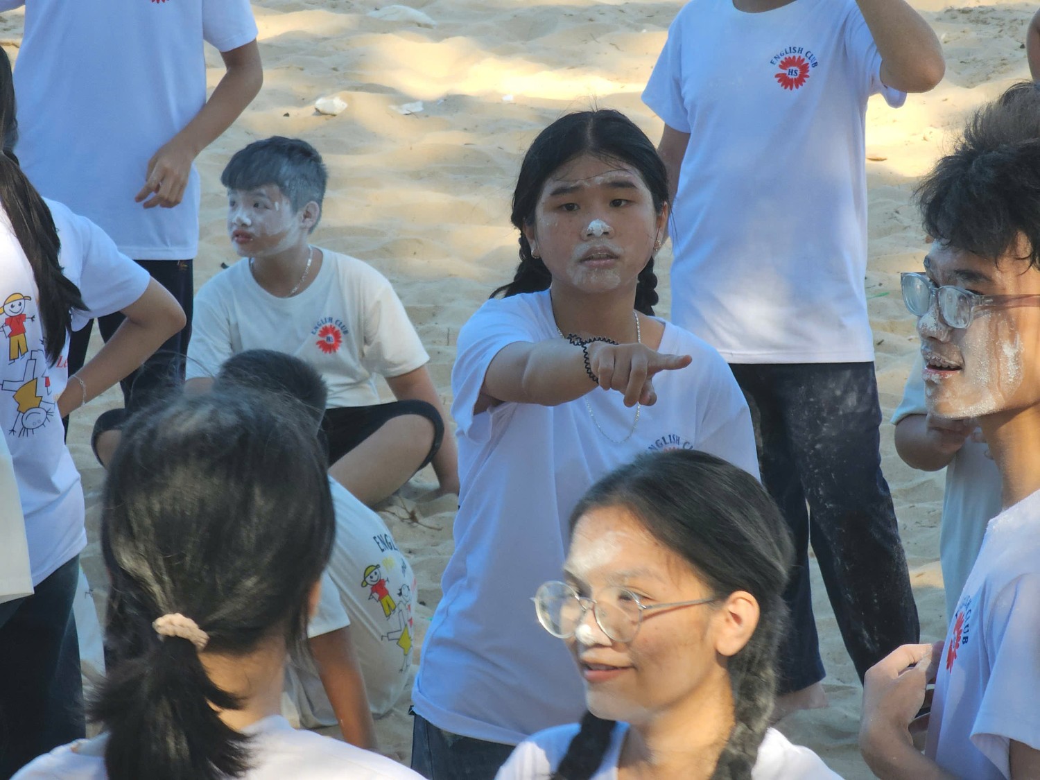 Sinh hoạt dã ngoại CLB Tiếng Anh 2024 - 2025