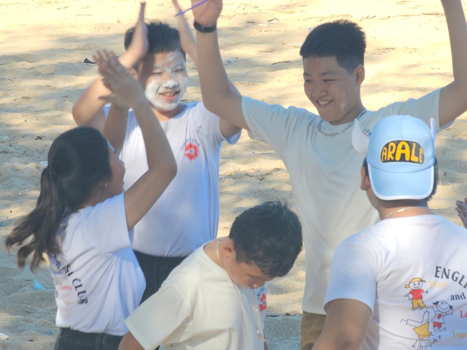 Sinh hoạt dã ngoại CLB Tiếng Anh 2024 - 2025