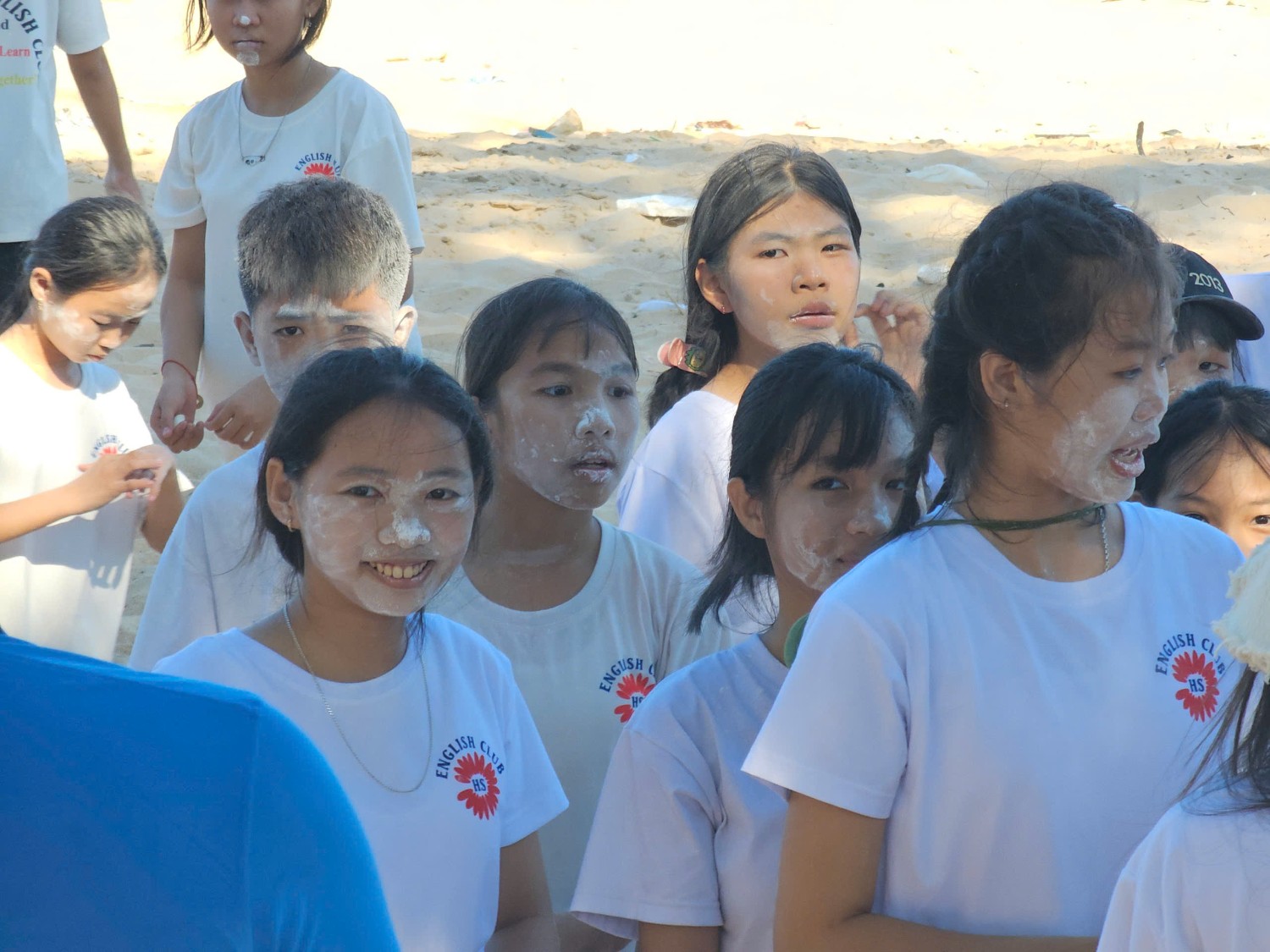 Sinh hoạt dã ngoại CLB Tiếng Anh 2024 - 2025