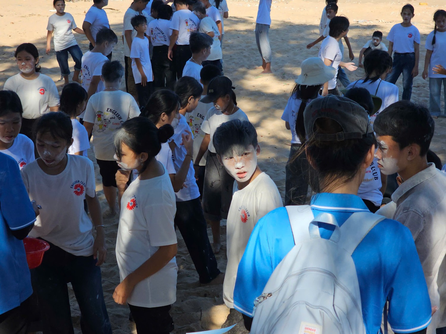 Sinh hoạt dã ngoại CLB Tiếng Anh 2024 - 2025