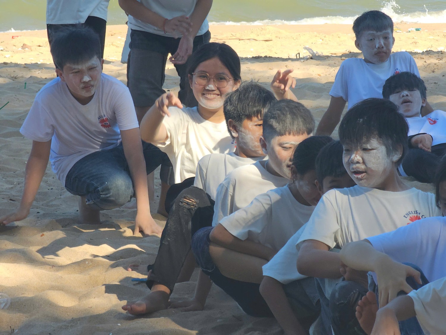 Sinh hoạt dã ngoại CLB Tiếng Anh 2024 - 2025