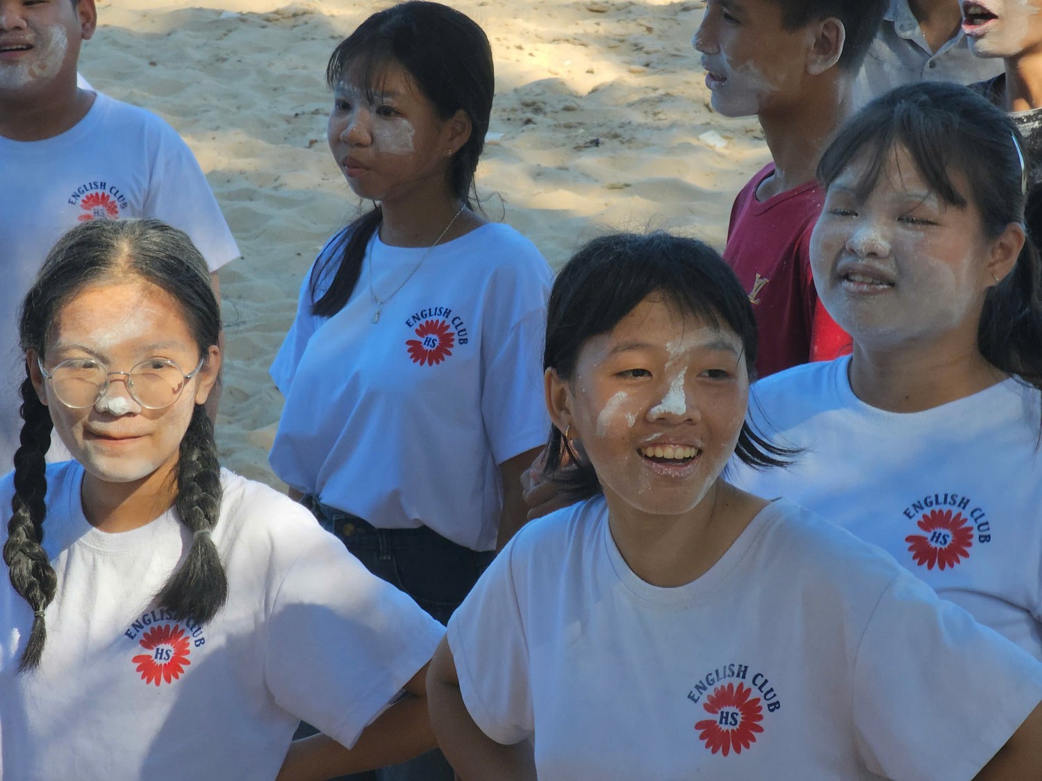 Sinh hoạt dã ngoại CLB Tiếng Anh 2024 - 2025