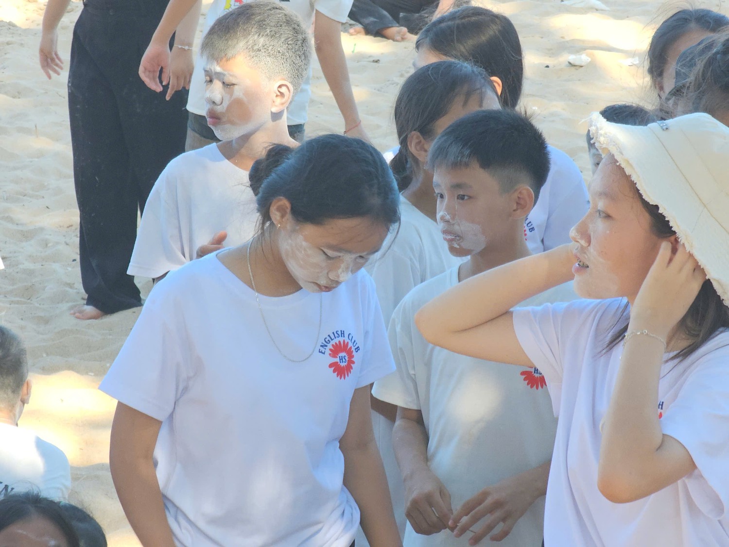 Sinh hoạt dã ngoại CLB Tiếng Anh 2024 - 2025