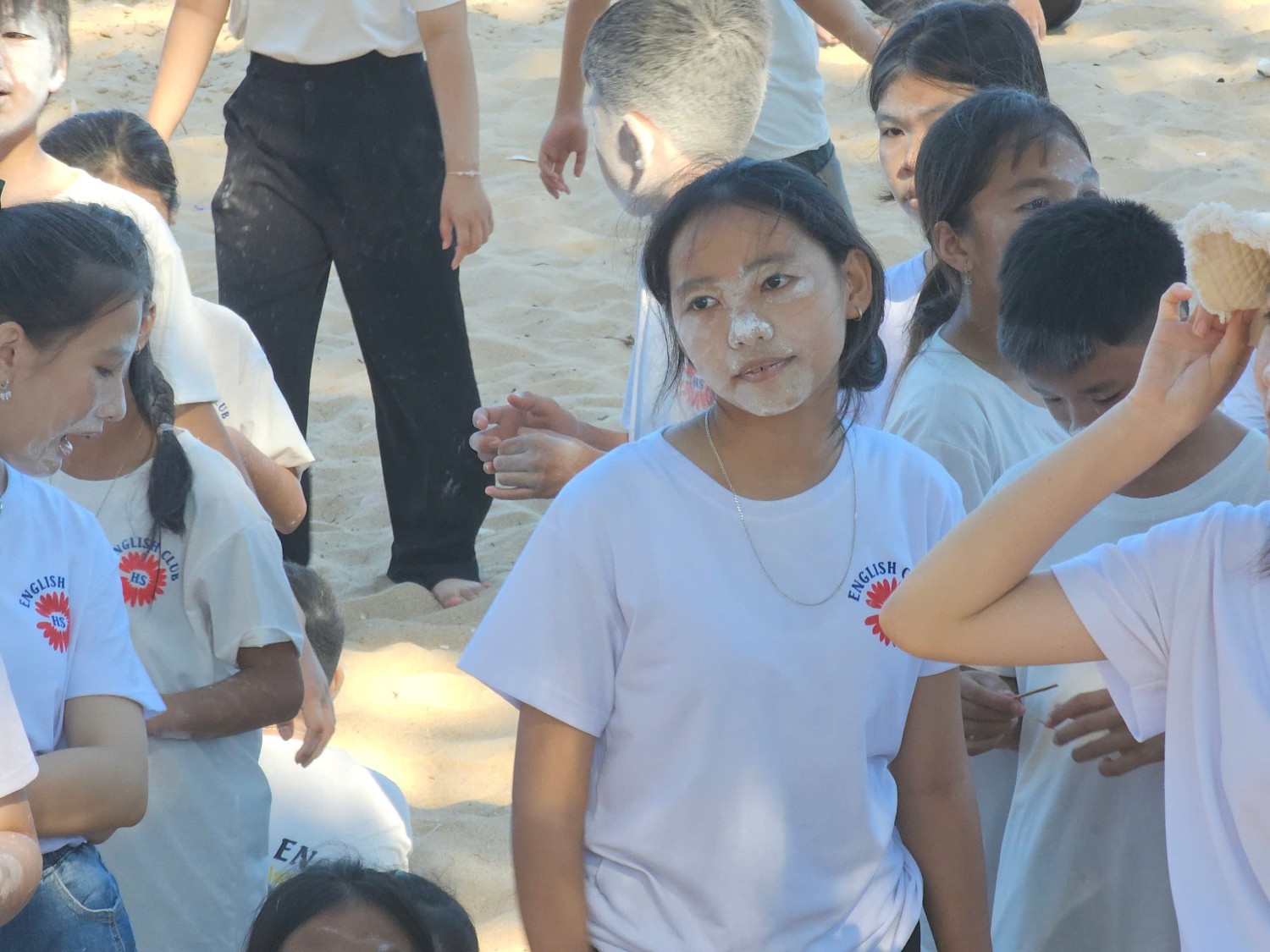 Sinh hoạt dã ngoại CLB Tiếng Anh 2024 - 2025