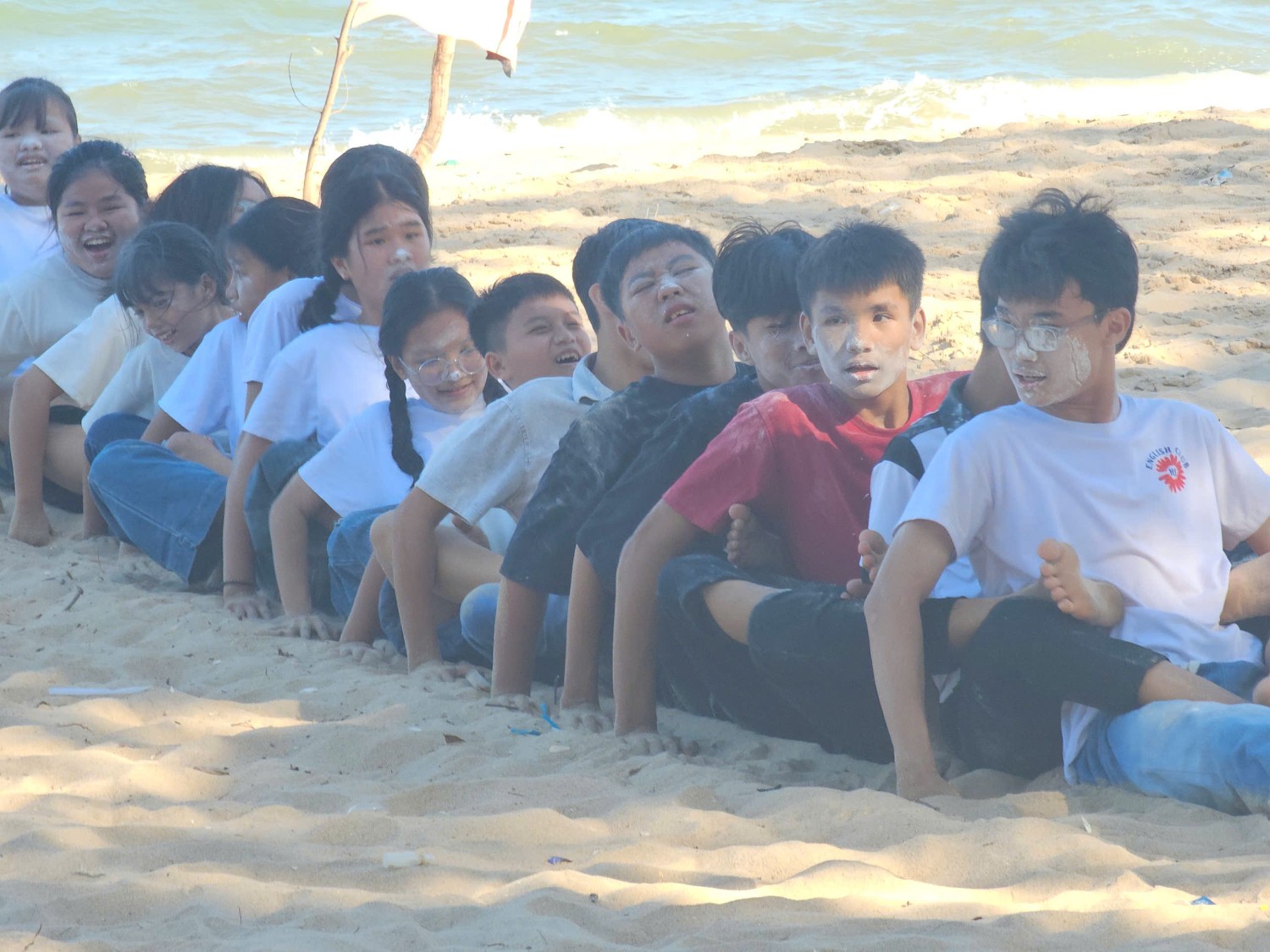 Sinh hoạt dã ngoại CLB Tiếng Anh 2024 - 2025