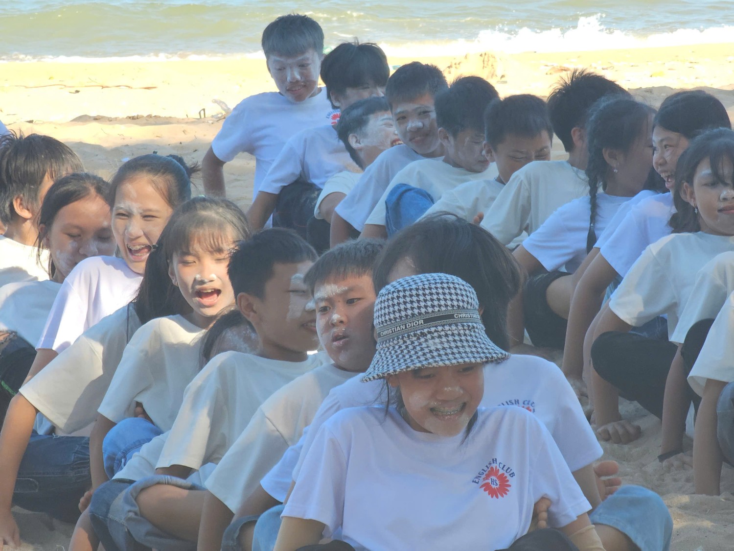 Sinh hoạt dã ngoại CLB Tiếng Anh 2024 - 2025