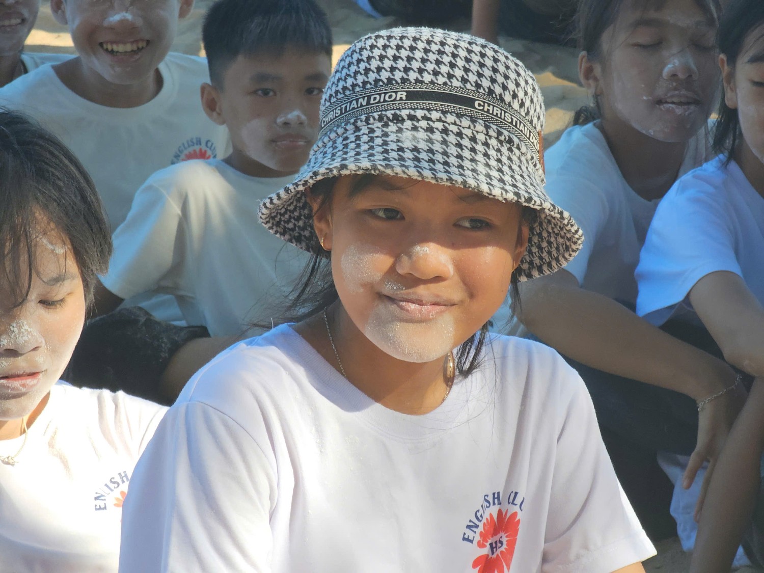 Sinh hoạt dã ngoại CLB Tiếng Anh 2024 - 2025