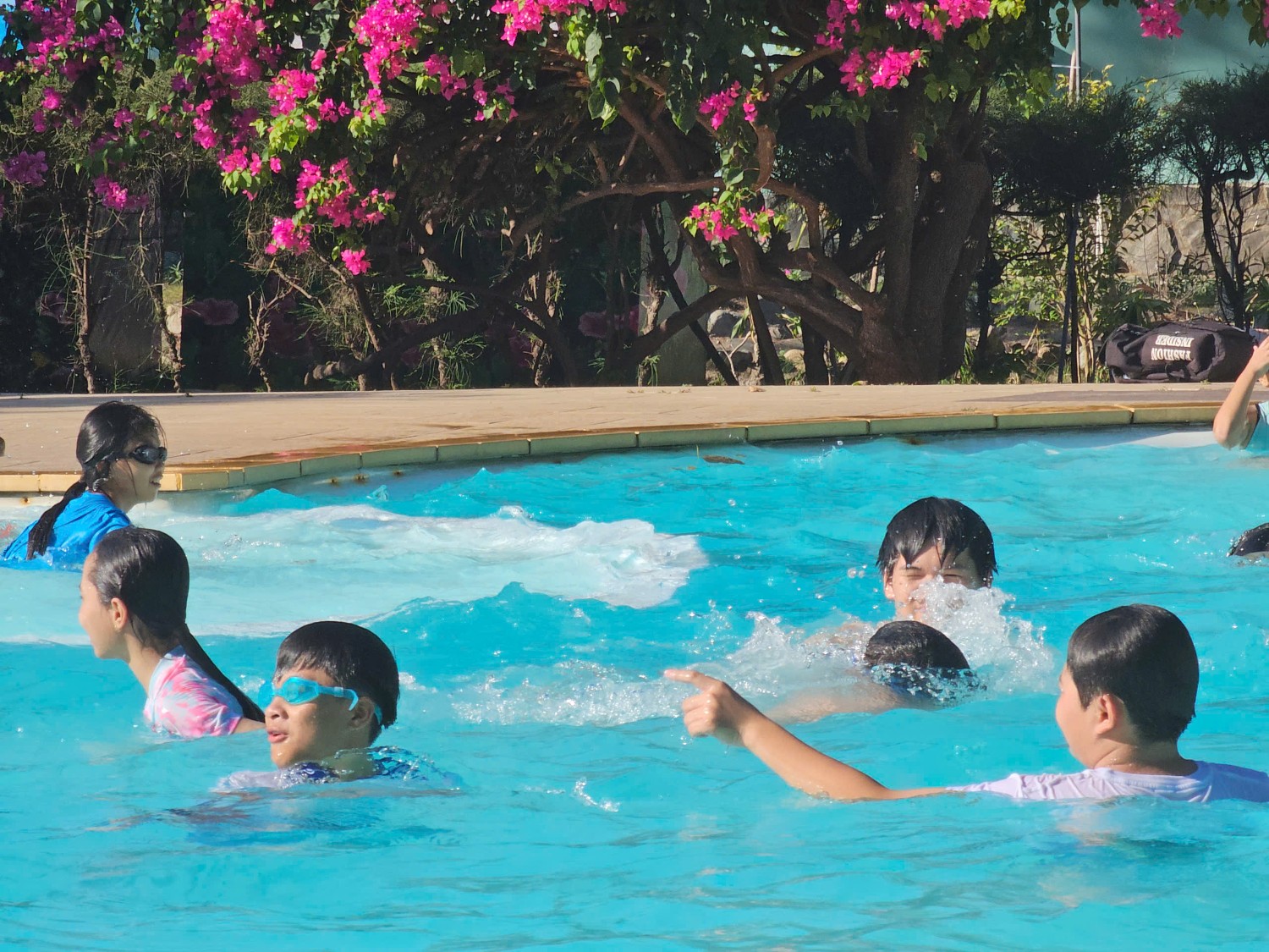 Sinh hoạt dã ngoại CLB Tiếng Anh 2024 - 2025