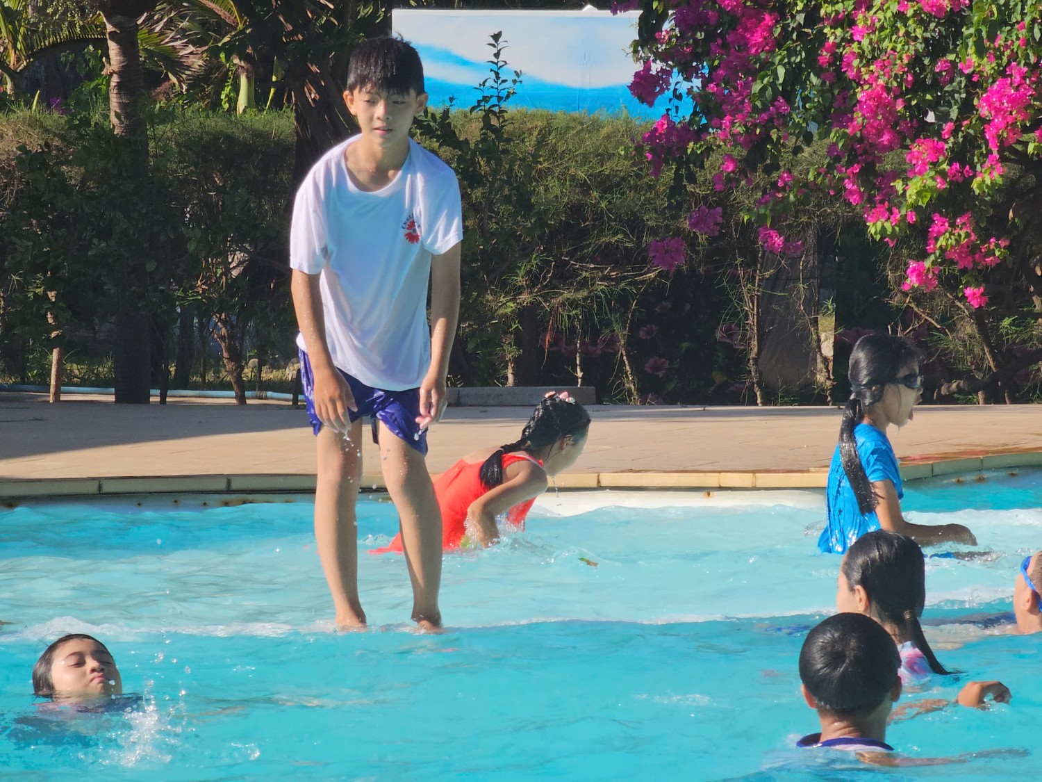 Sinh hoạt dã ngoại CLB Tiếng Anh 2024 - 2025