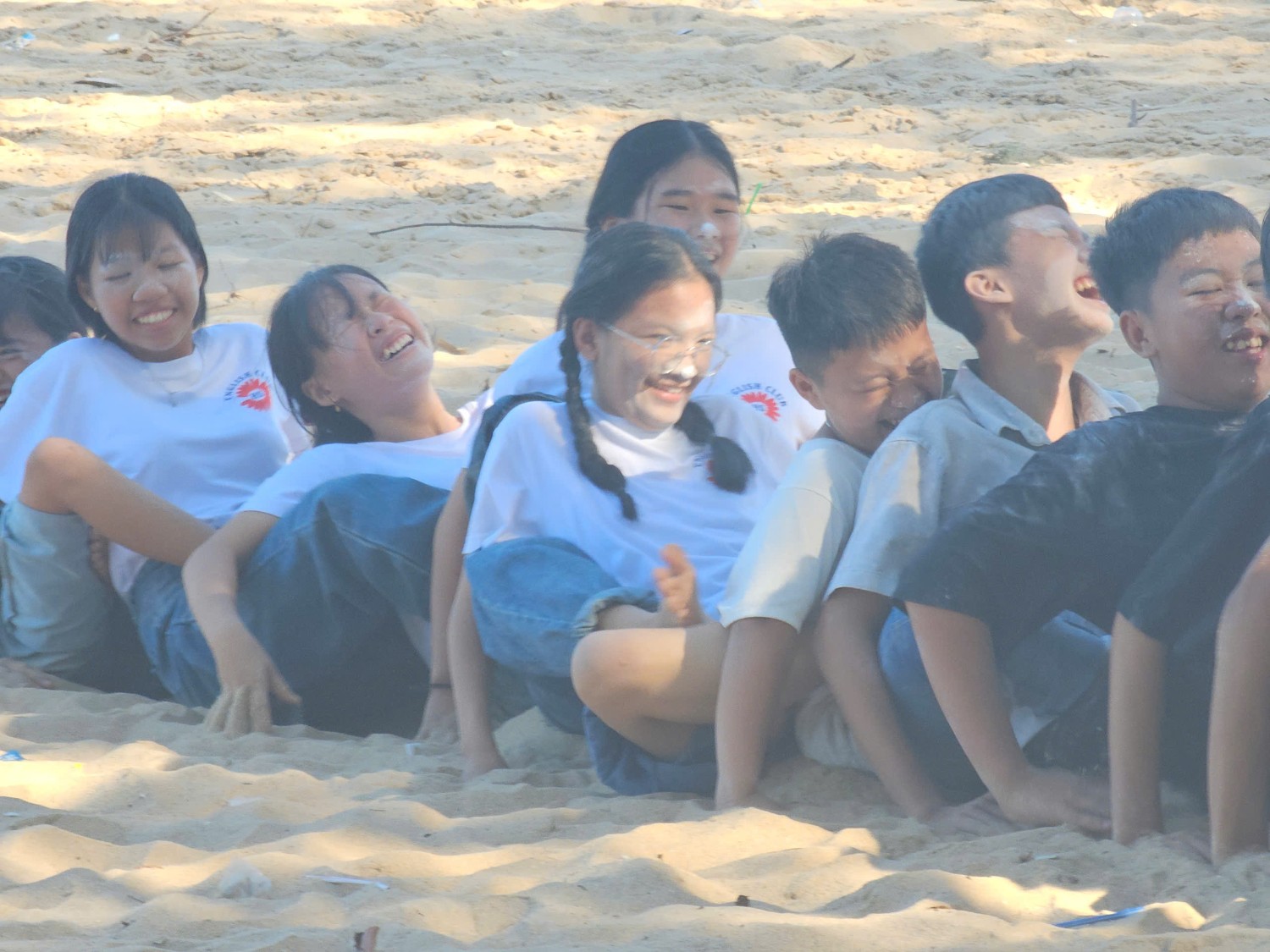 Sinh hoạt dã ngoại CLB Tiếng Anh 2024 - 2025