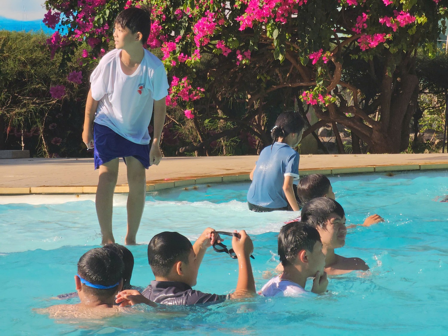 Sinh hoạt dã ngoại CLB Tiếng Anh 2024 - 2025