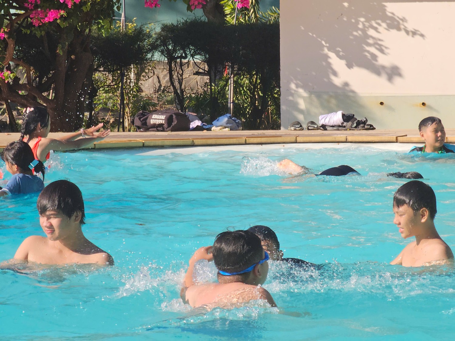 Sinh hoạt dã ngoại CLB Tiếng Anh 2024 - 2025