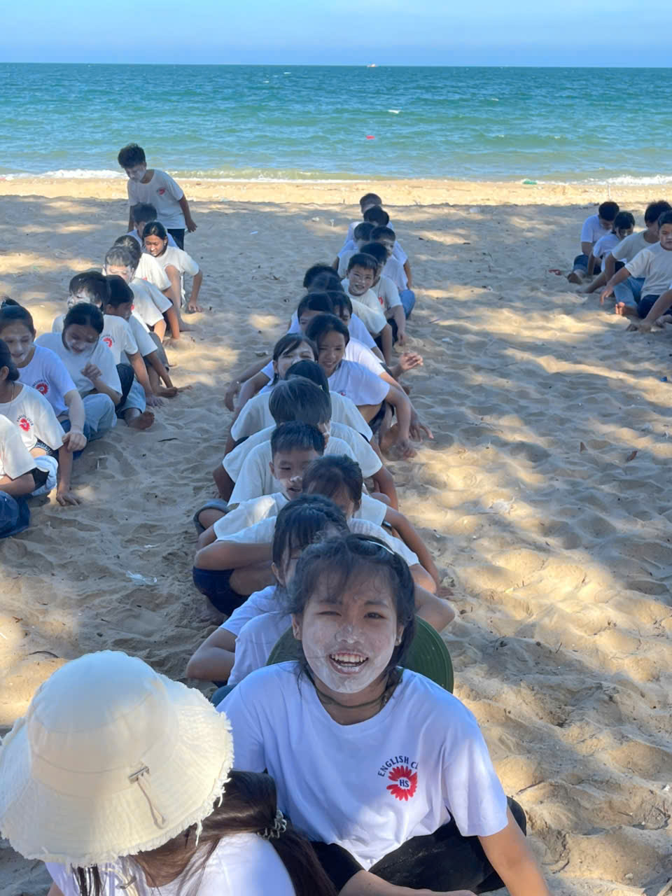 Sinh hoạt dã ngoại CLB Tiếng Anh 2024 - 2025