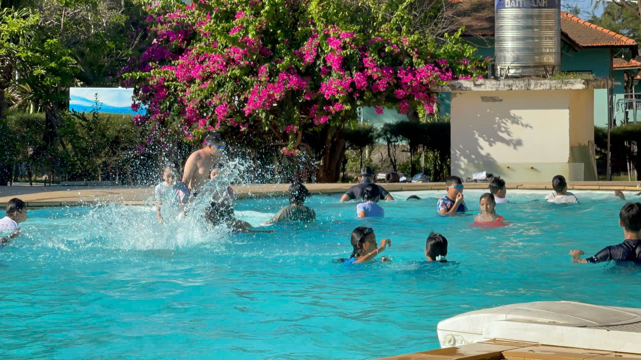 Sinh hoạt dã ngoại CLB Tiếng Anh 2024 - 2025