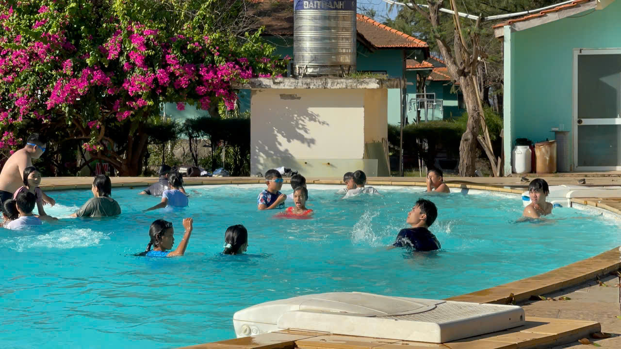 Sinh hoạt dã ngoại CLB Tiếng Anh 2024 - 2025