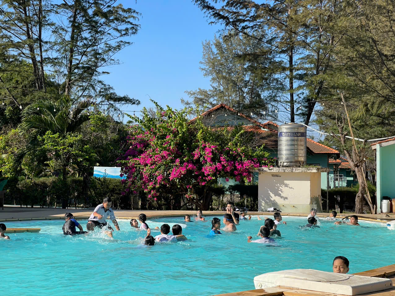 Sinh hoạt dã ngoại CLB Tiếng Anh 2024 - 2025