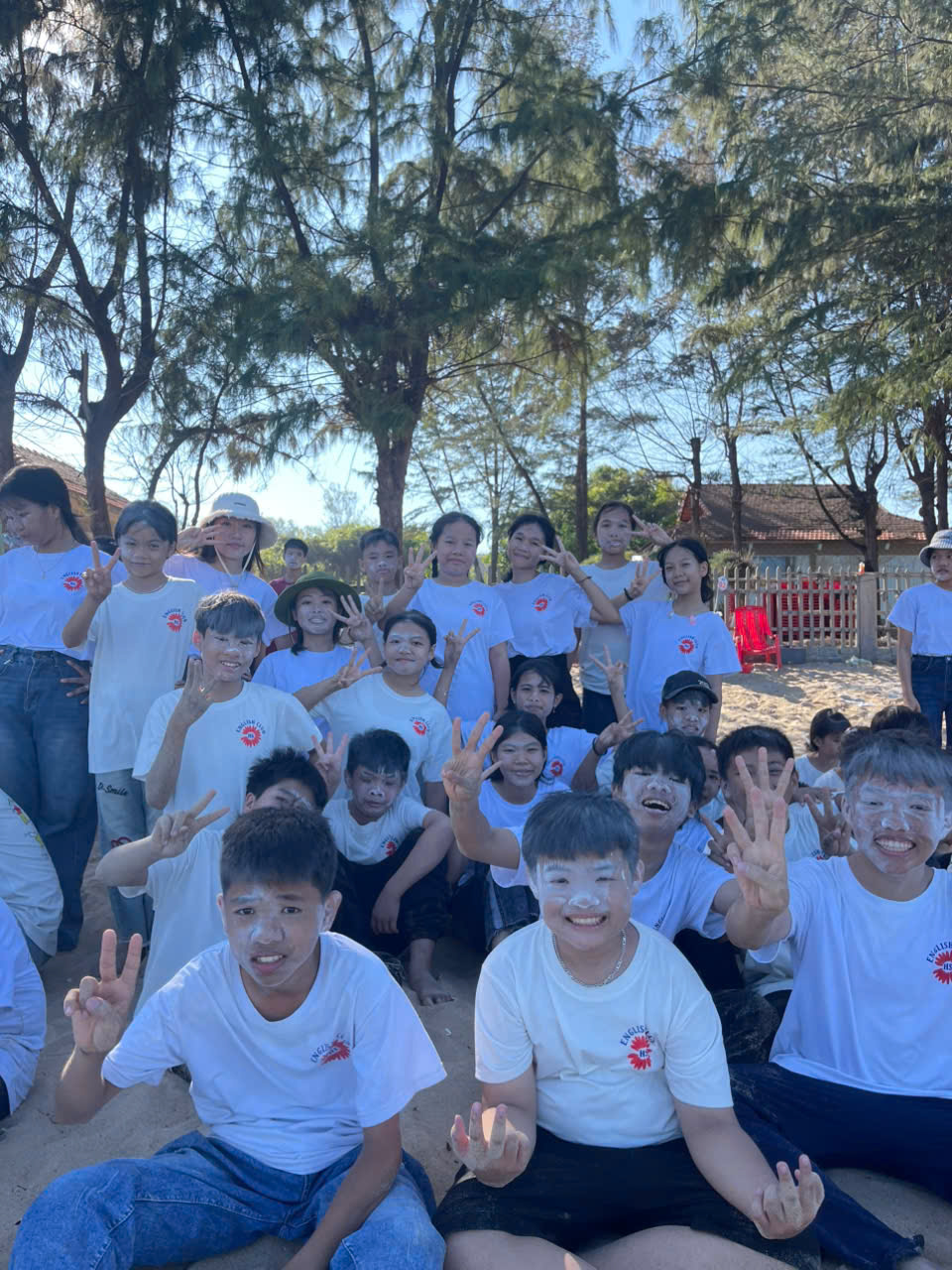 Sinh hoạt dã ngoại CLB Tiếng Anh 2024 - 2025