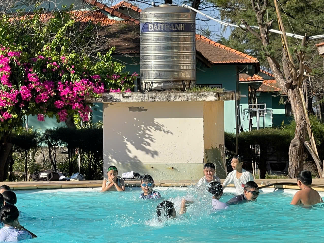 Sinh hoạt dã ngoại CLB Tiếng Anh 2024 - 2025