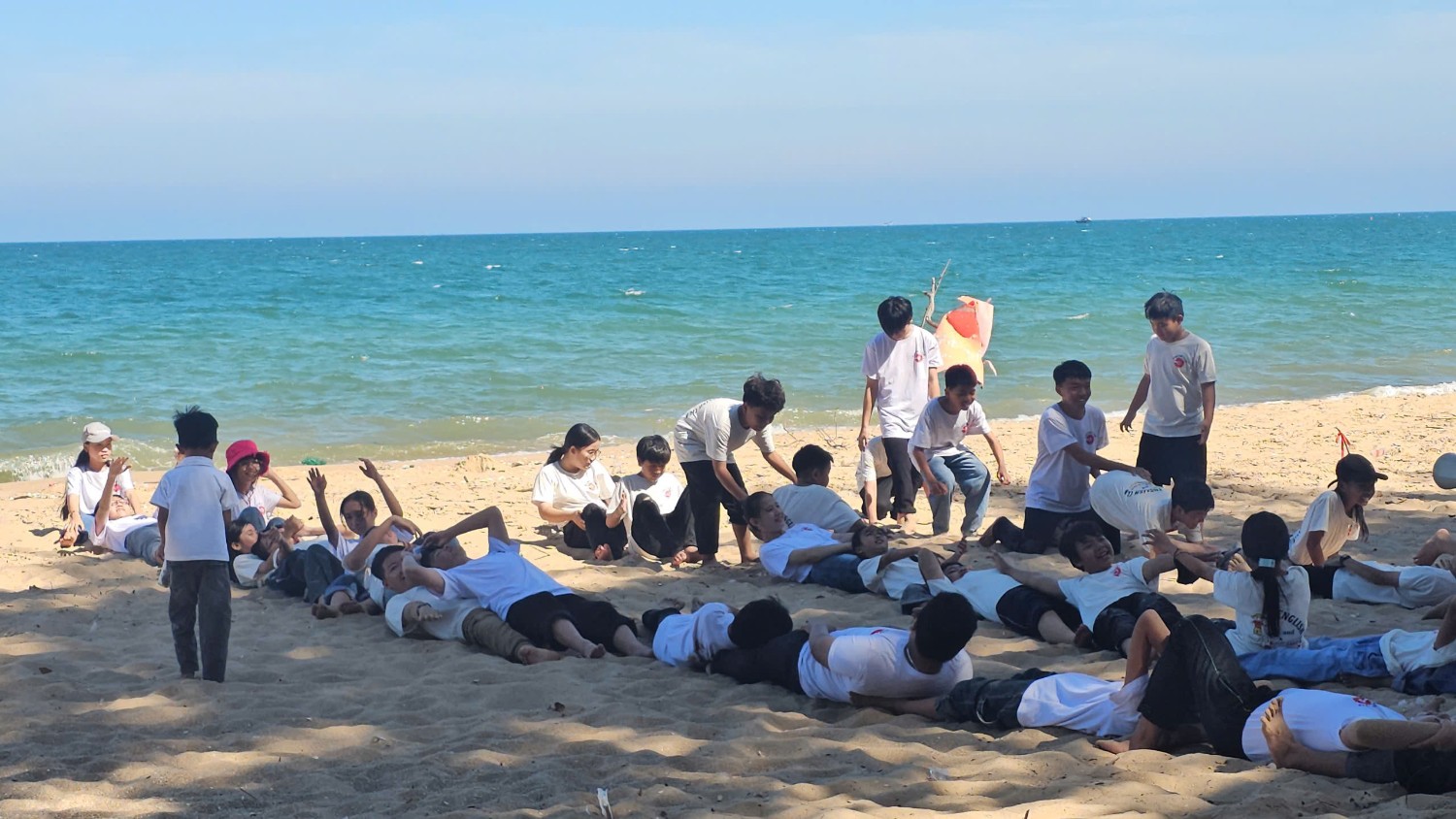 Sinh hoạt dã ngoại CLB Tiếng Anh 2024 - 2025