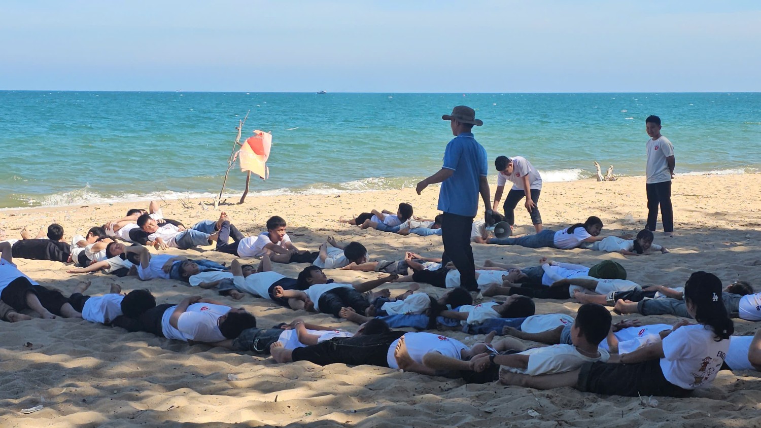 Sinh hoạt dã ngoại CLB Tiếng Anh 2024 - 2025