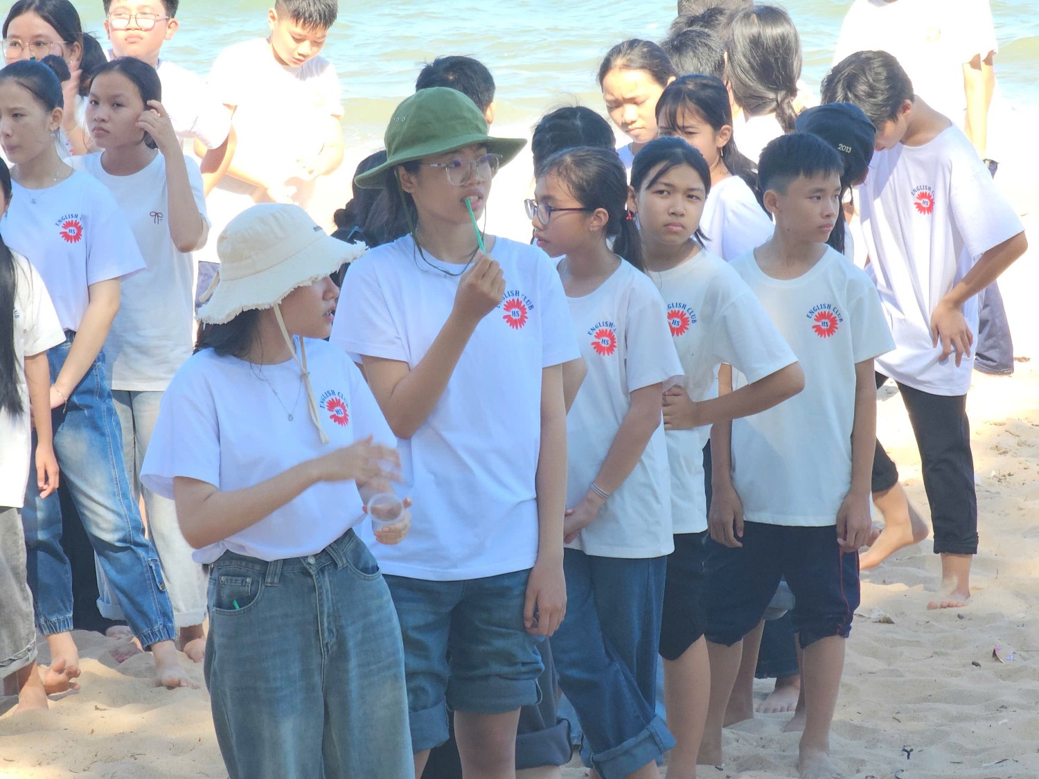 Sinh hoạt dã ngoại CLB Tiếng Anh 2024 - 2025