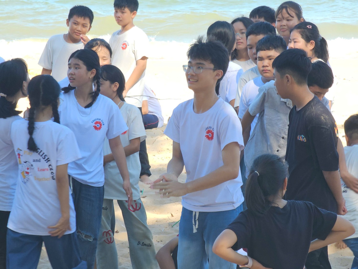 Sinh hoạt dã ngoại CLB Tiếng Anh 2024 - 2025