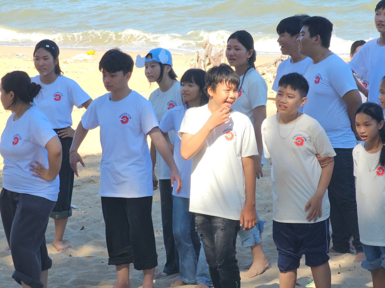 Sinh hoạt dã ngoại CLB Tiếng Anh 2024 - 2025