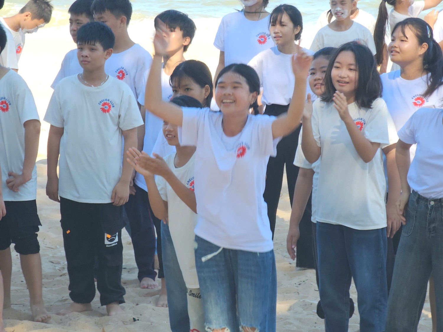 Sinh hoạt dã ngoại CLB Tiếng Anh 2024 - 2025