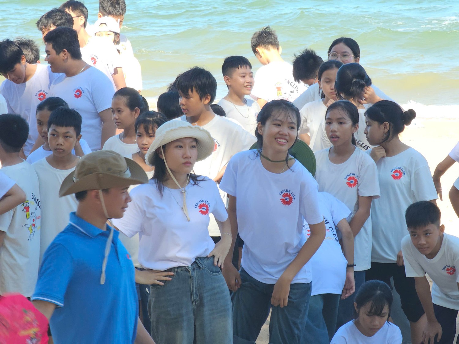 Sinh hoạt dã ngoại CLB Tiếng Anh 2024 - 2025