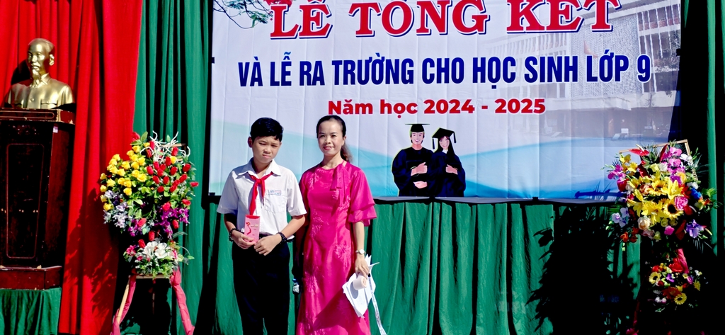Tong-ket-nam-hoc-2024-2025-15.jpg