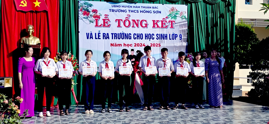 Tong-ket-nam-hoc-2024-2025-29.jpg