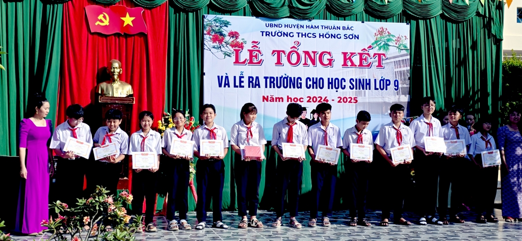 Tong-ket-nam-hoc-2024-2025-45.jpg