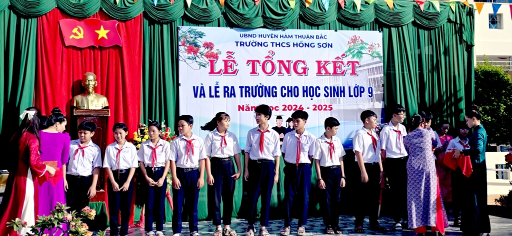 Tong-ket-nam-hoc-2024-2025-53.jpg