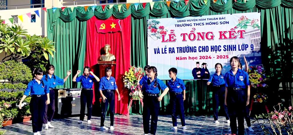 Tong-ket-nam-hoc-2024-2025-66.jpg