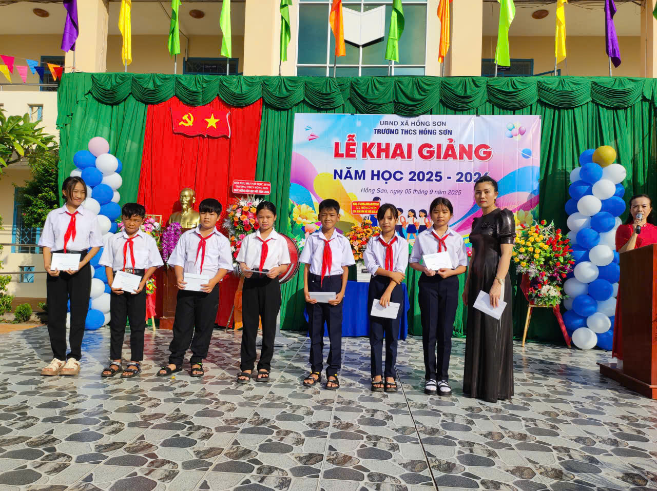HSKK nhận học bổng
