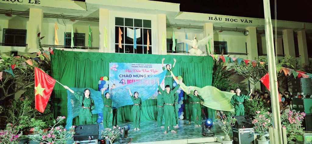 Văn nghệ 20/11/2024