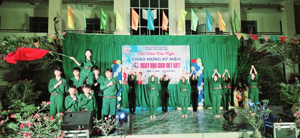 Văn nghệ 20/11/2024