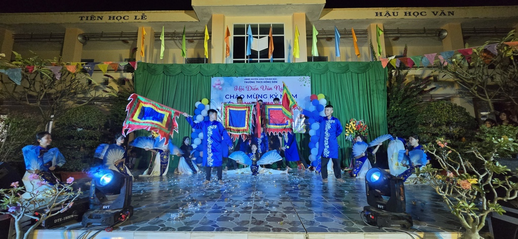 Văn nghệ 20/11/2024