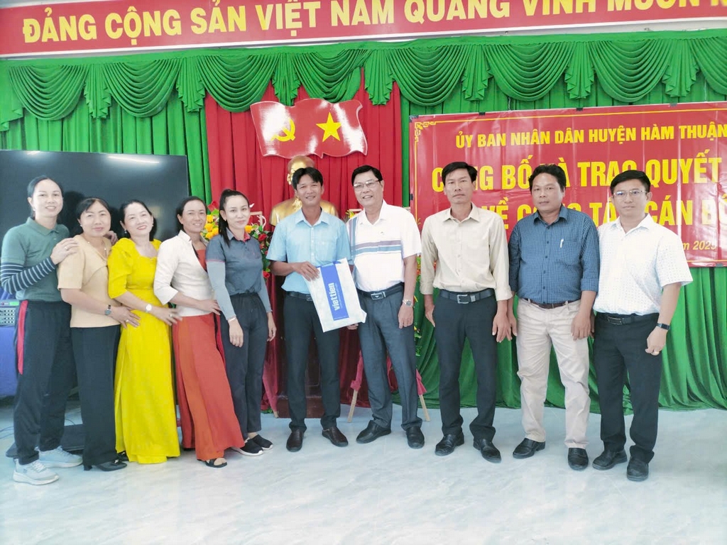 Lễ Công bố QĐ về công tác cán bộ, năm học: 2024 - 2025