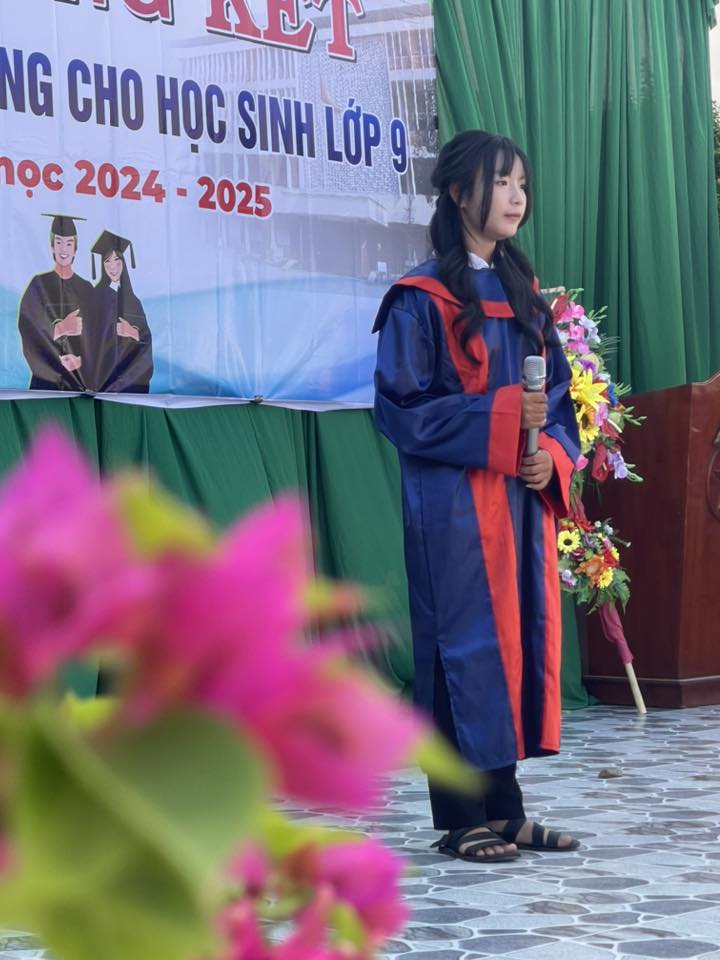 Lễ ra trường HS lớp 9 24-25