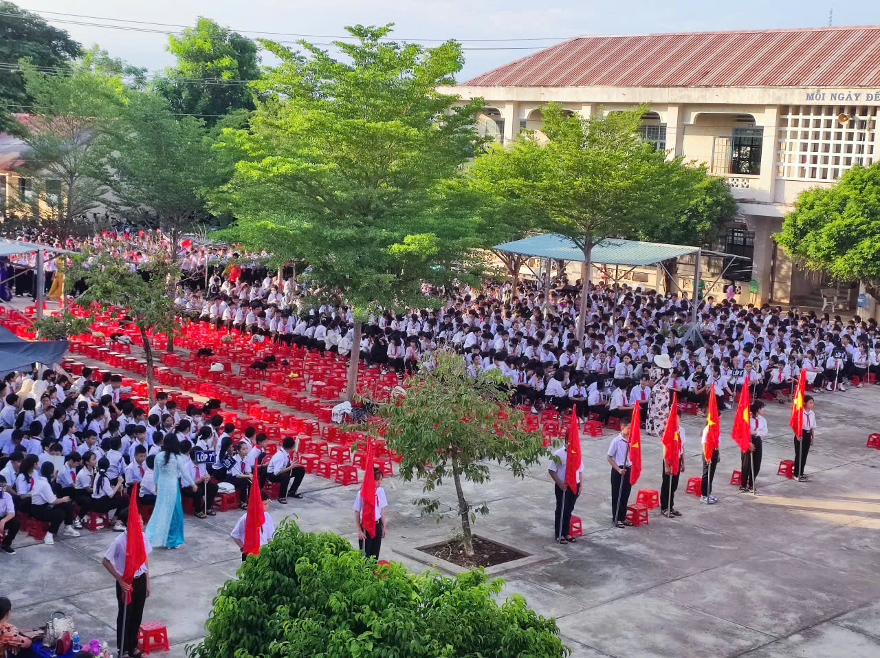 Khai-giang-25-26-14.jpg