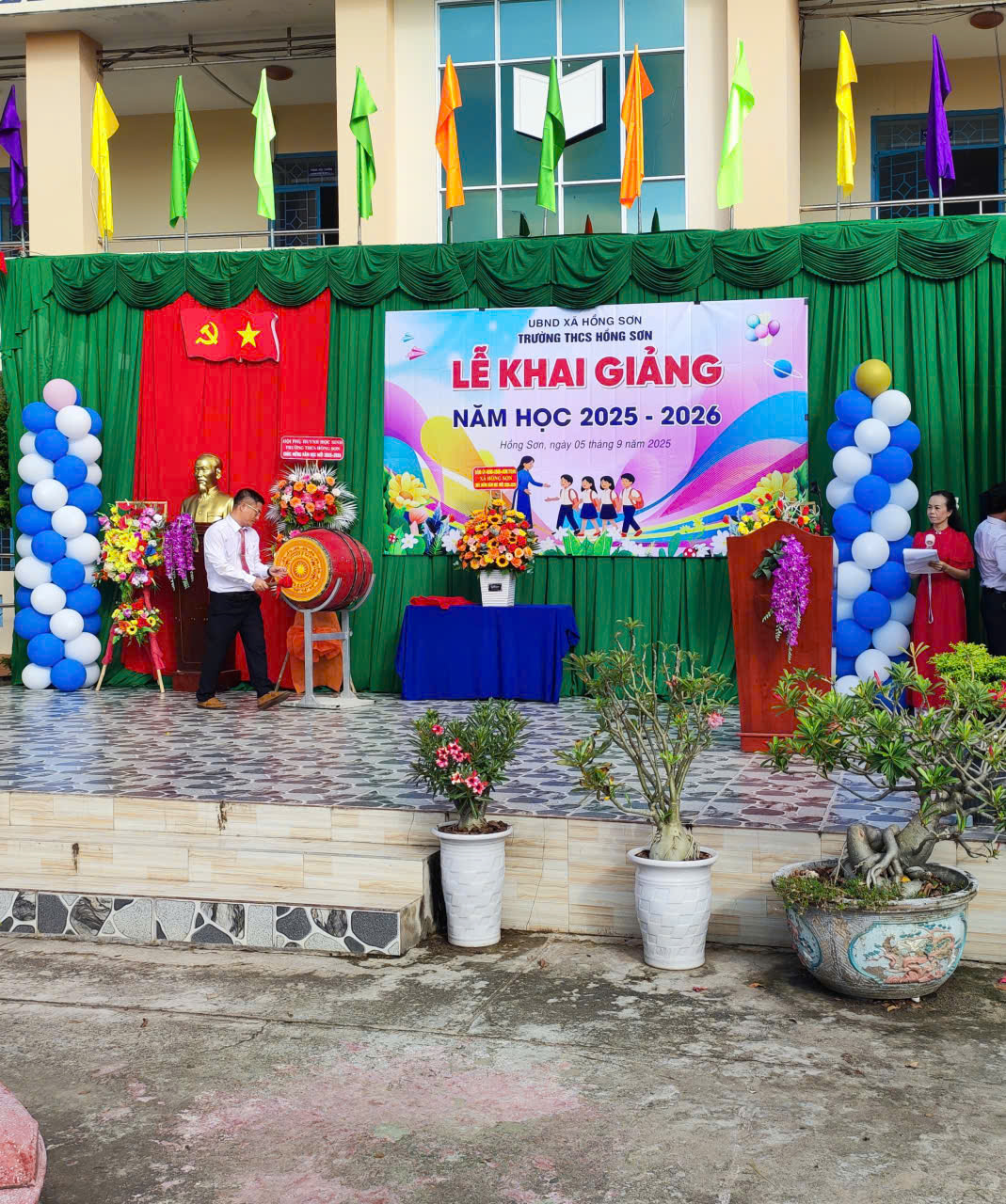 Khai-giang-25-26-26.jpg