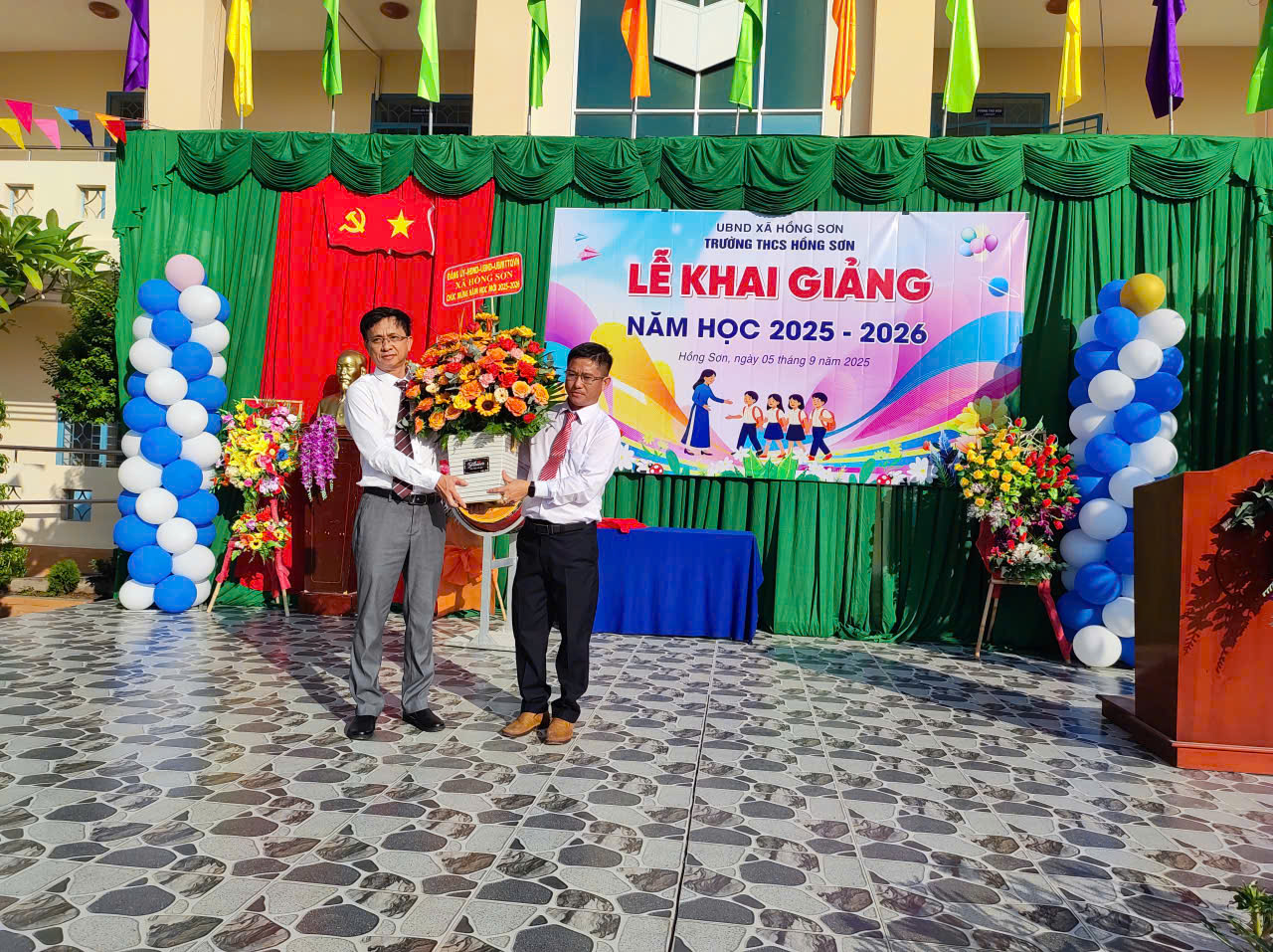 Khai-giang-25-26-46.jpg
