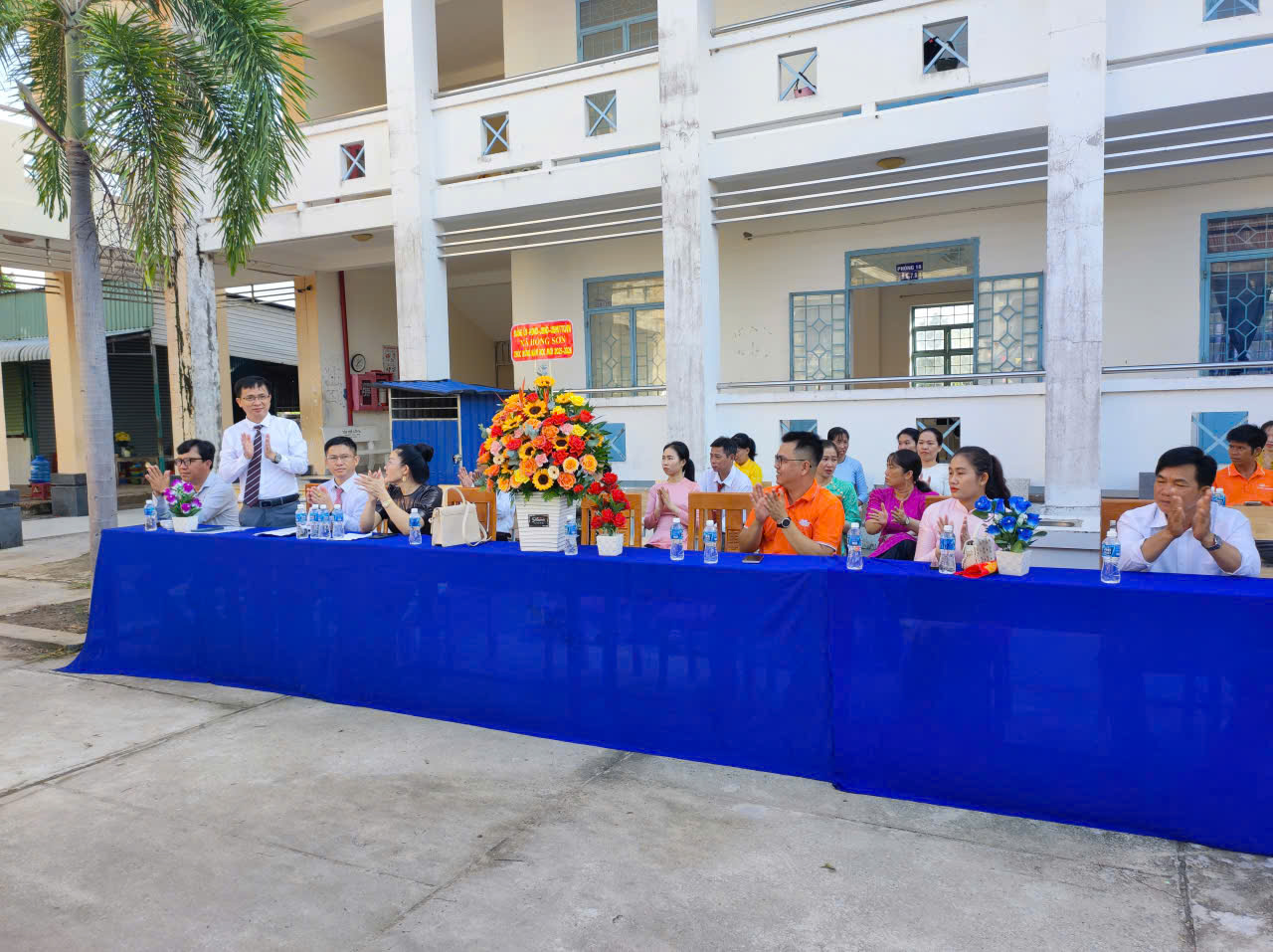 Khai-giang-25-26-50.jpg